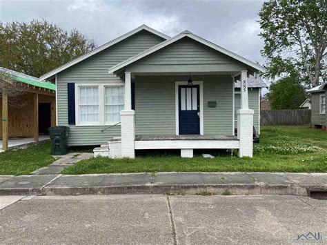 Homes for rent houma la craigslist - A lot of mixed emotions can be felt when it is time to strike out on your own. While the thought of getting your first apartment is exciting, it can also be a bit scary. It’s important to choose a place that will fit into your budget as wel...